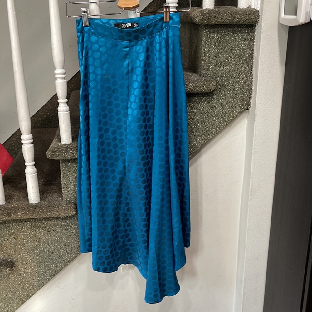 Misguided asymmetric midi skirt in teal polka dot